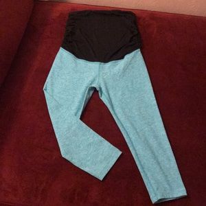 Beyond the bump by Beyond Yoga Capris L